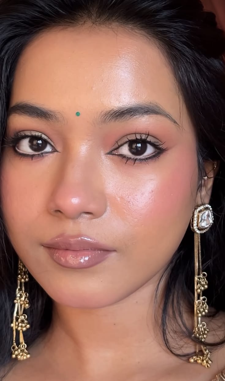 Party Glam Makeup at Aurra Luxury Salon