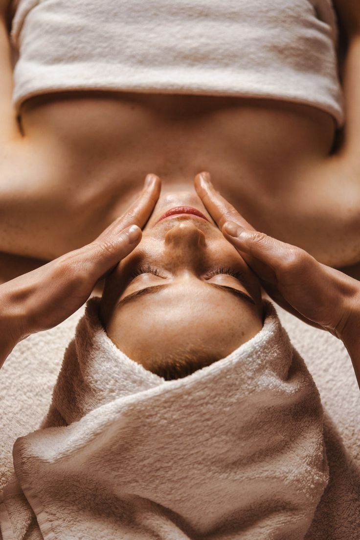 Classic Facial at Aurra Luxury Salon